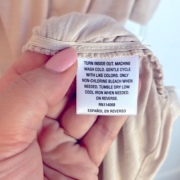 Style & Co, Cream top, 3/4 sleeves with ruching on sleeves & sides. Size 0x - Picture 7 of 7